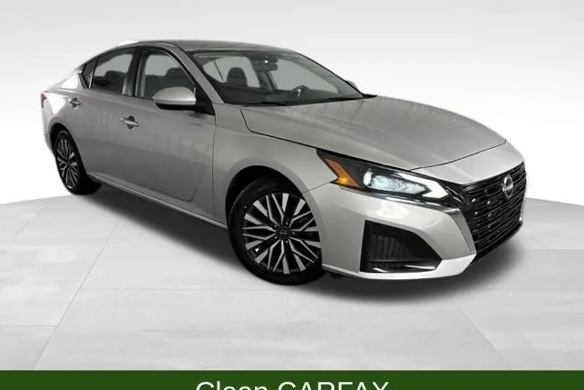 2023 Nissan Altima 2.5 SV photo 1