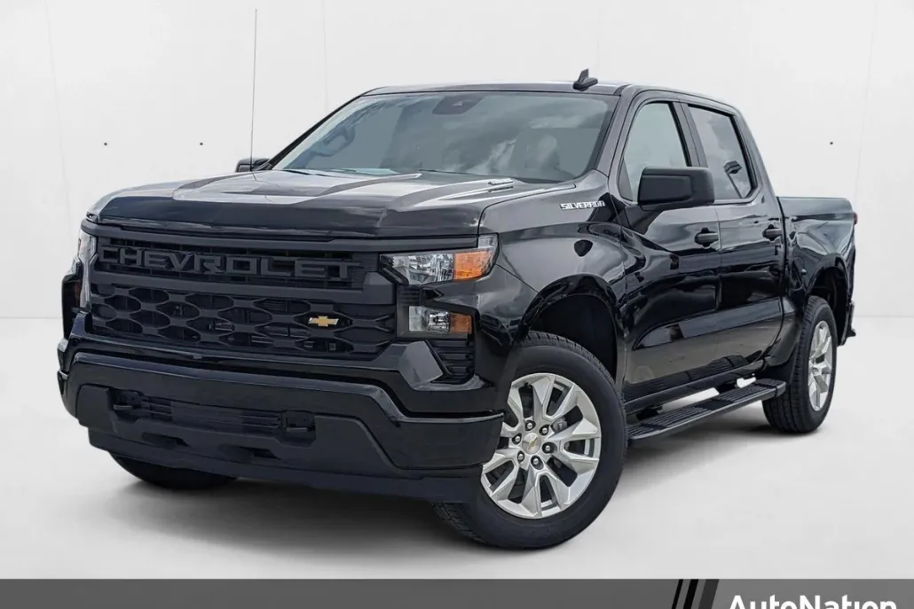 2025 Chevrolet Silverado 1500 Custom photo 1