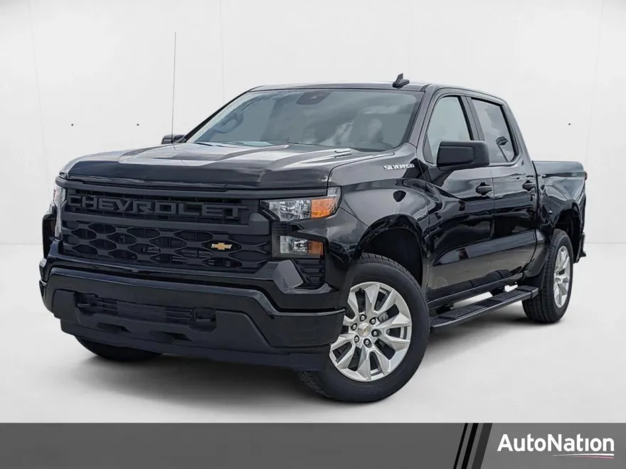 2025 Chevrolet Silverado 1500 Custom photo 1