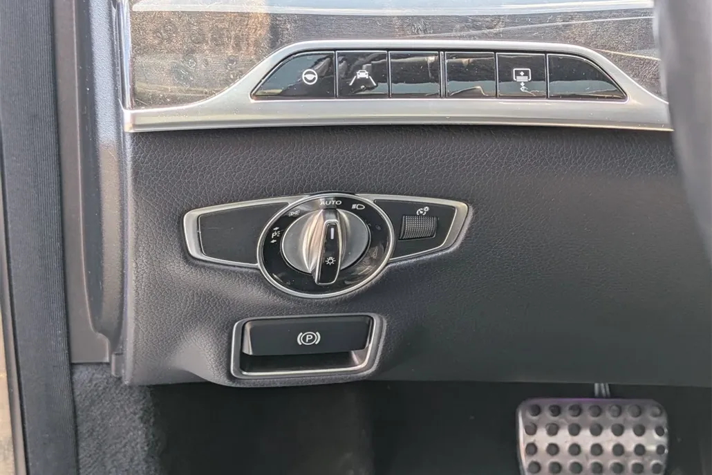 2019 Mercedes Benz S 560 photo 1