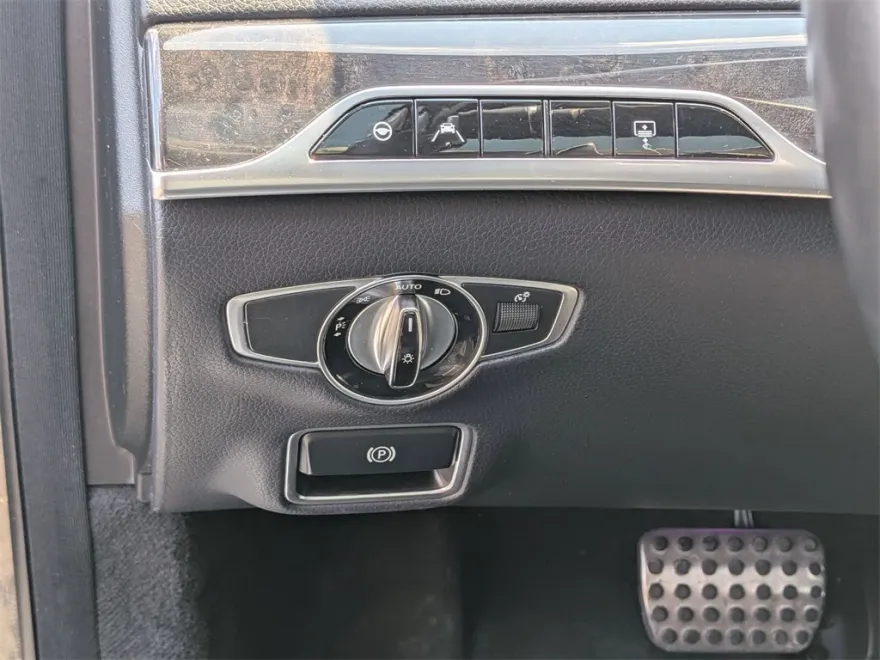 2019 Mercedes Benz S 560 photo 1