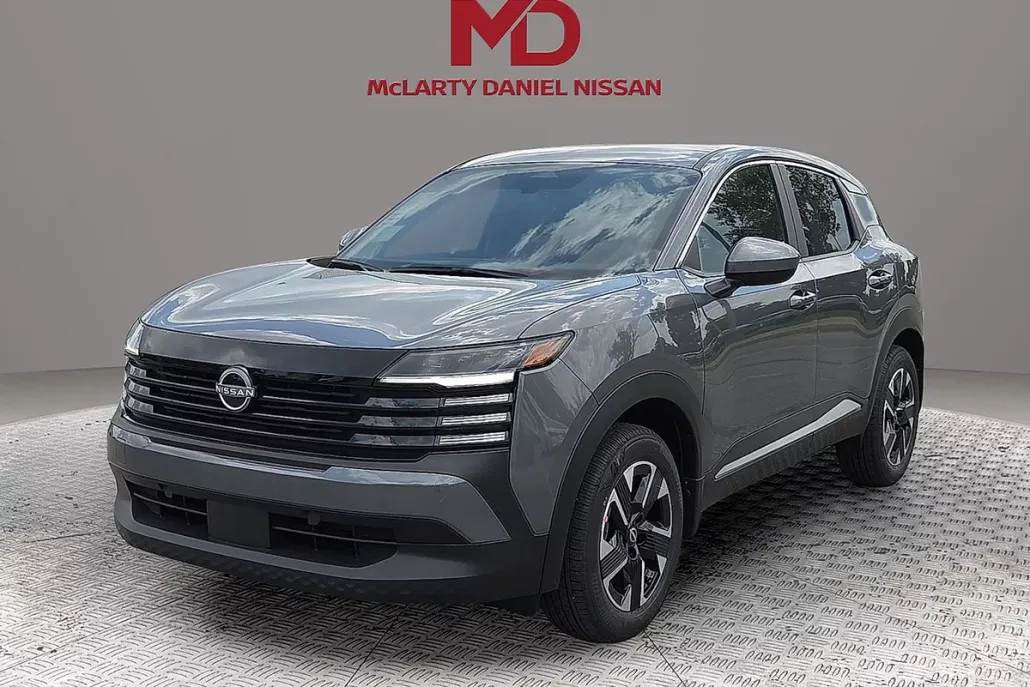 2025 Nissan Kicks SV photo 1