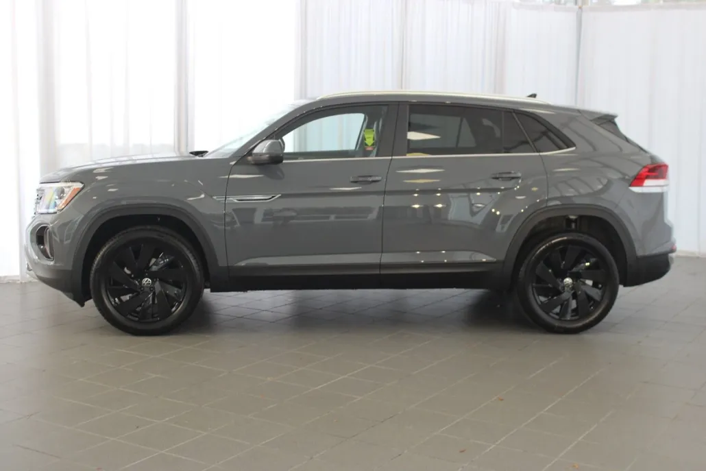 2026 Volkswagen Atlas Cross Sport SE Technology photo 1