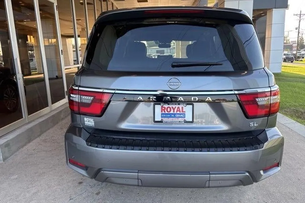 2023 Nissan Armada SL photo 1