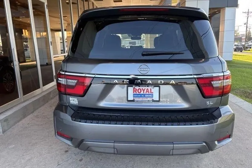 2023 Nissan Armada SL photo 1