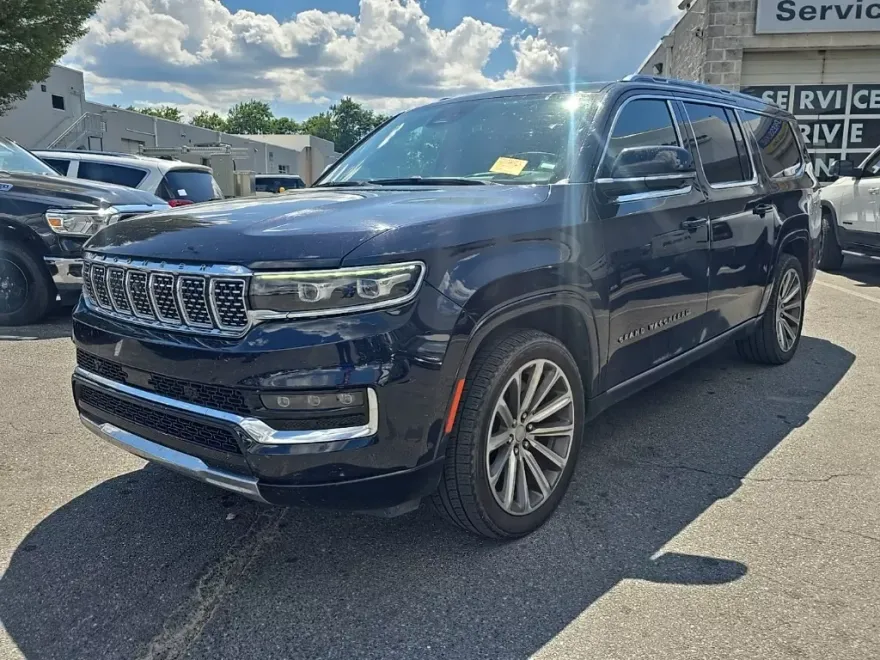 2023 Jeep Grand Wagoneer L II photo 1