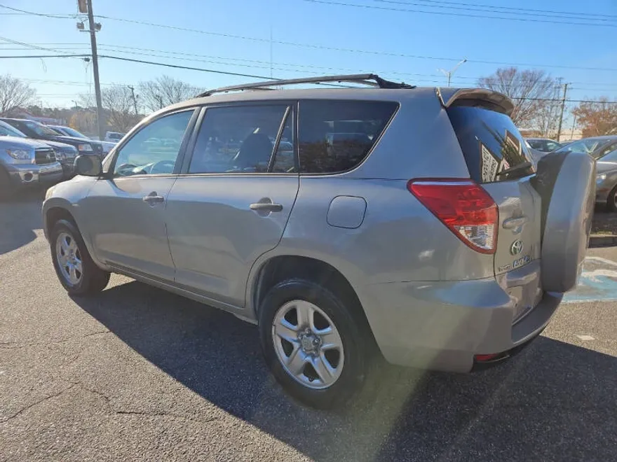 2006 Toyota RAV4 photo 1
