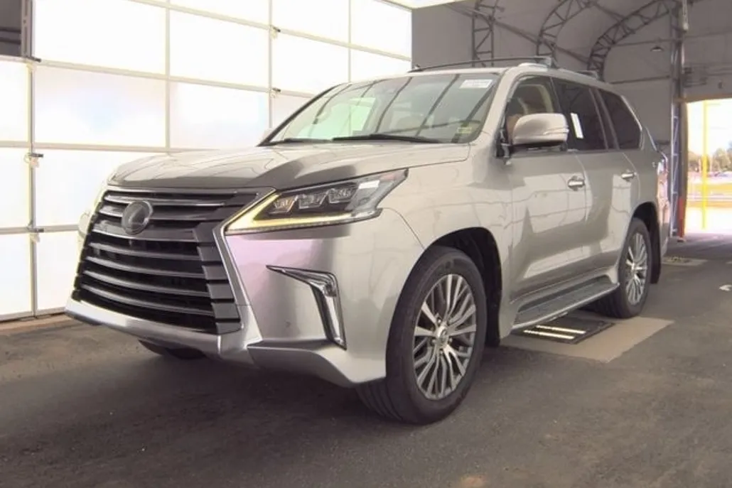 2018 Lexus LX 570 photo 1