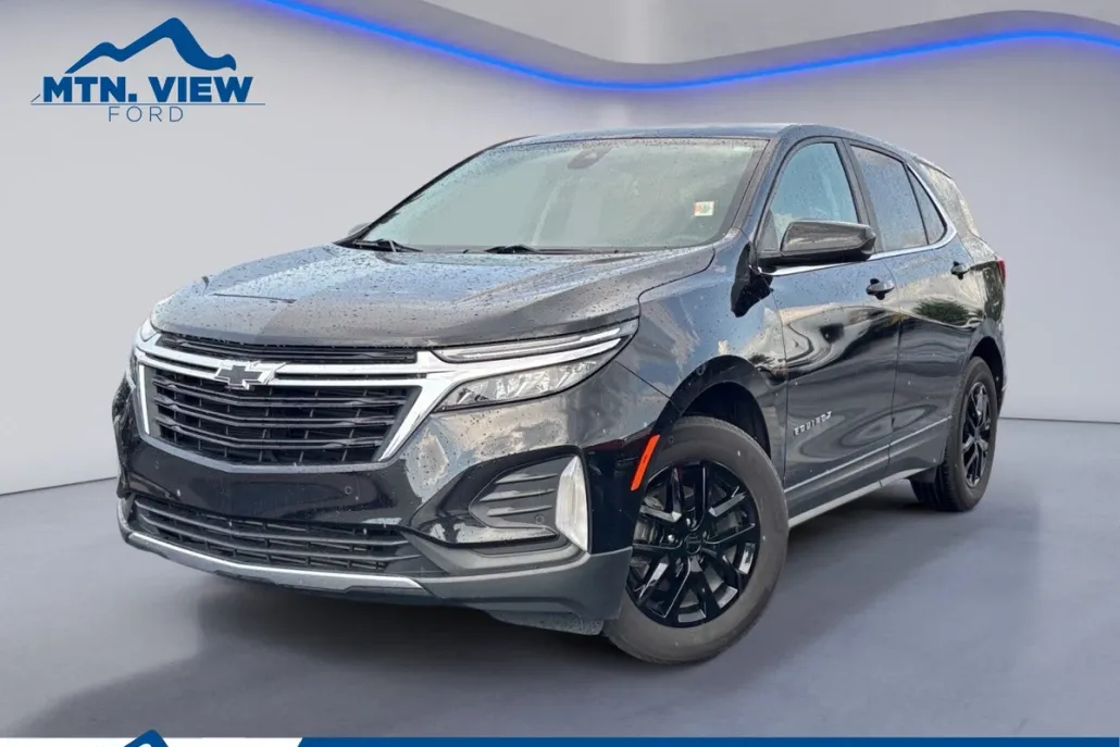 2023 Chevrolet Equinox LT photo 1