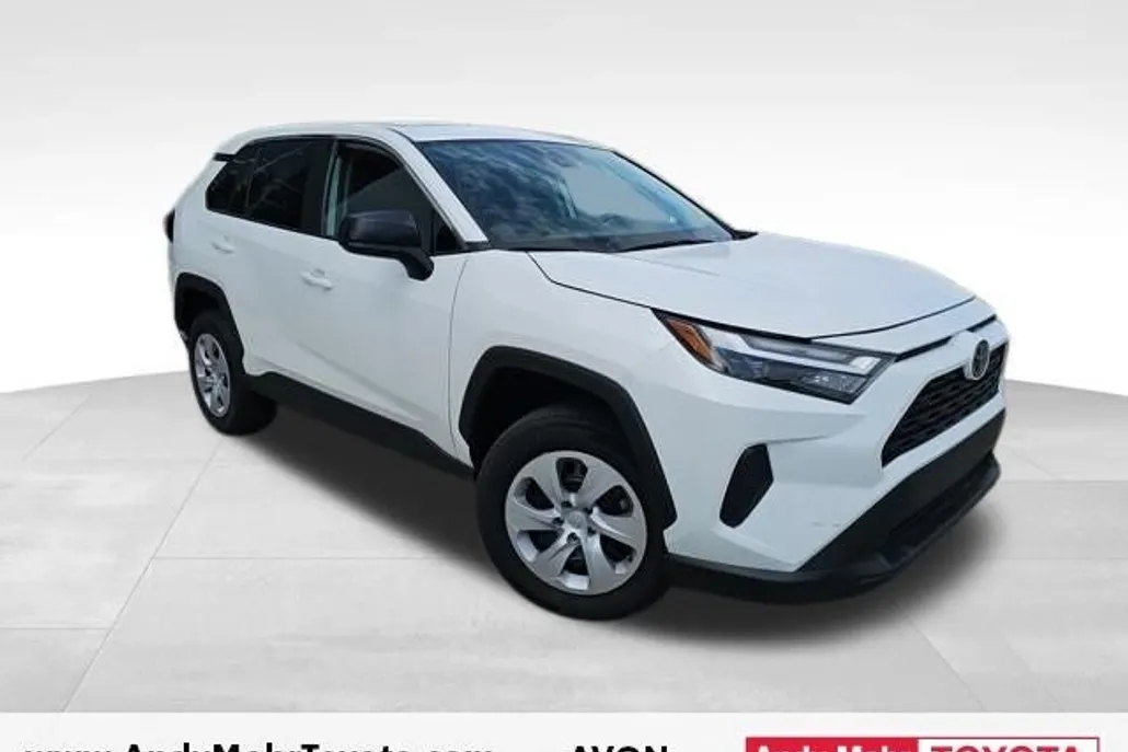 2024 Toyota RAV4 LE photo 1