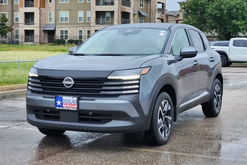 2025 Nissan Kicks SV photo 1