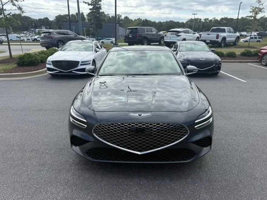 2023 Genesis G70 2.0T photo 1