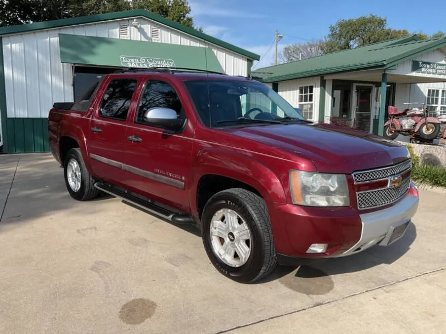2008 Chevrolet Avalanche LT photo 1