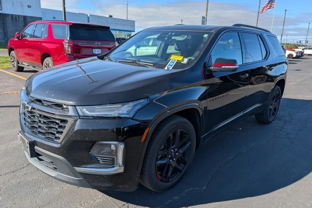 2023 Chevrolet Traverse Premier photo 1