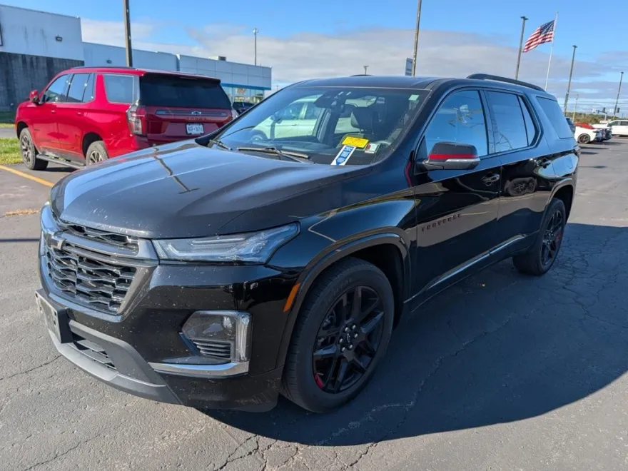 2023 Chevrolet Traverse Premier photo 1