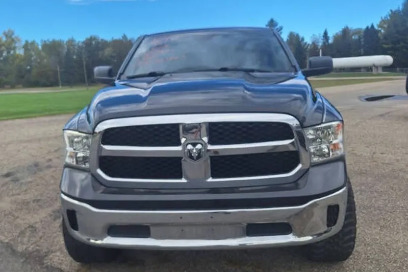 2016 Ram 1500 SLT photo 1