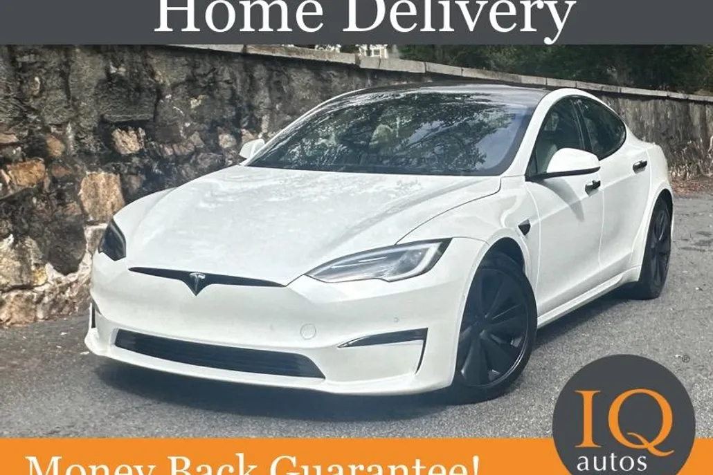 2022 Tesla Model S photo 1