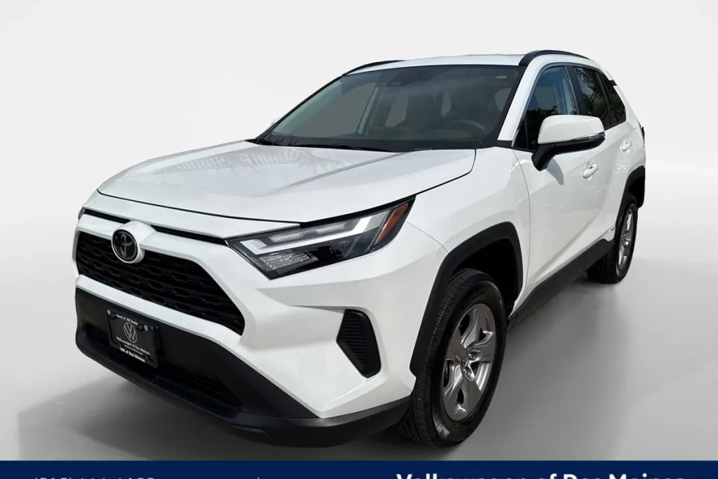 2025 Toyota RAV4 Hybrid XLE photo 1