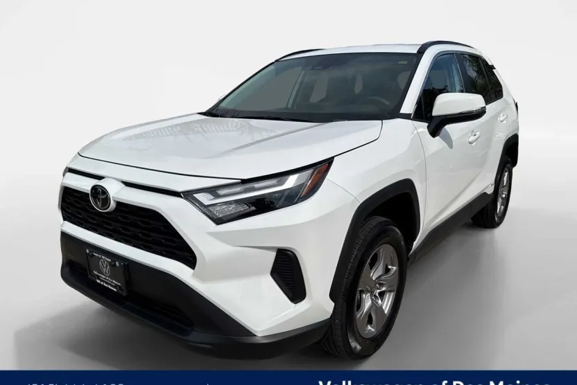 2025 Toyota RAV4 Hybrid XLE photo 1