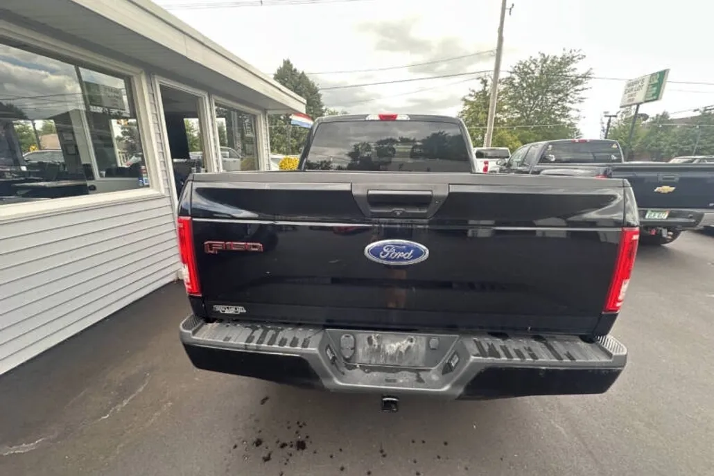 2017 Ford F-150 XLT photo 1