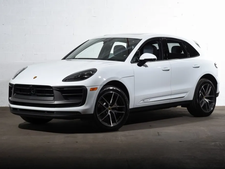 2026 Porsche Macan T photo 1