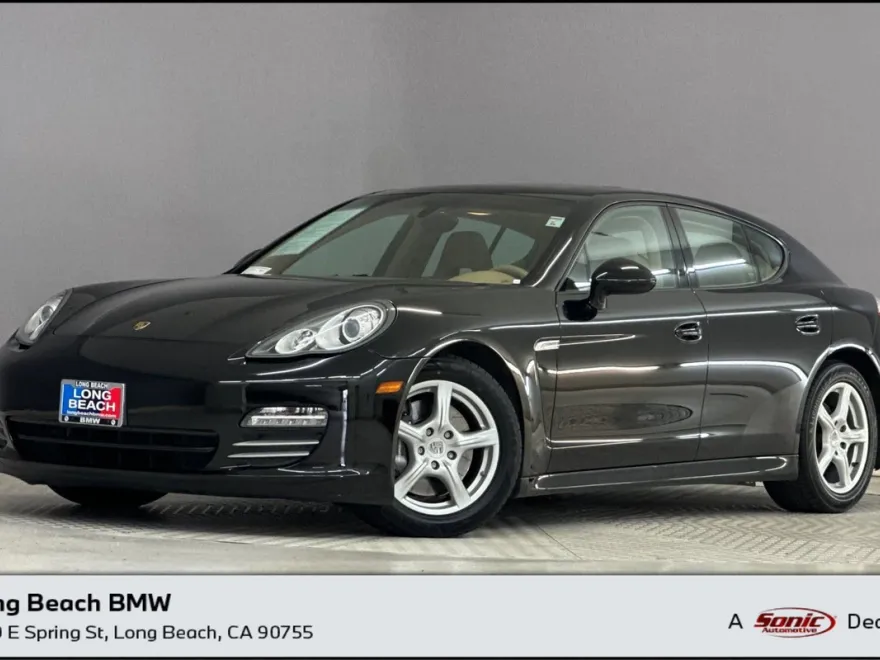 2011 Porsche Panamera 4 photo 1