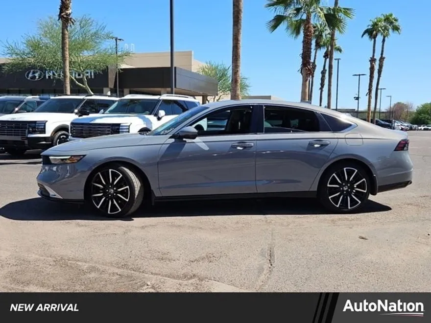2024 Honda Accord Hybrid Touring photo 1