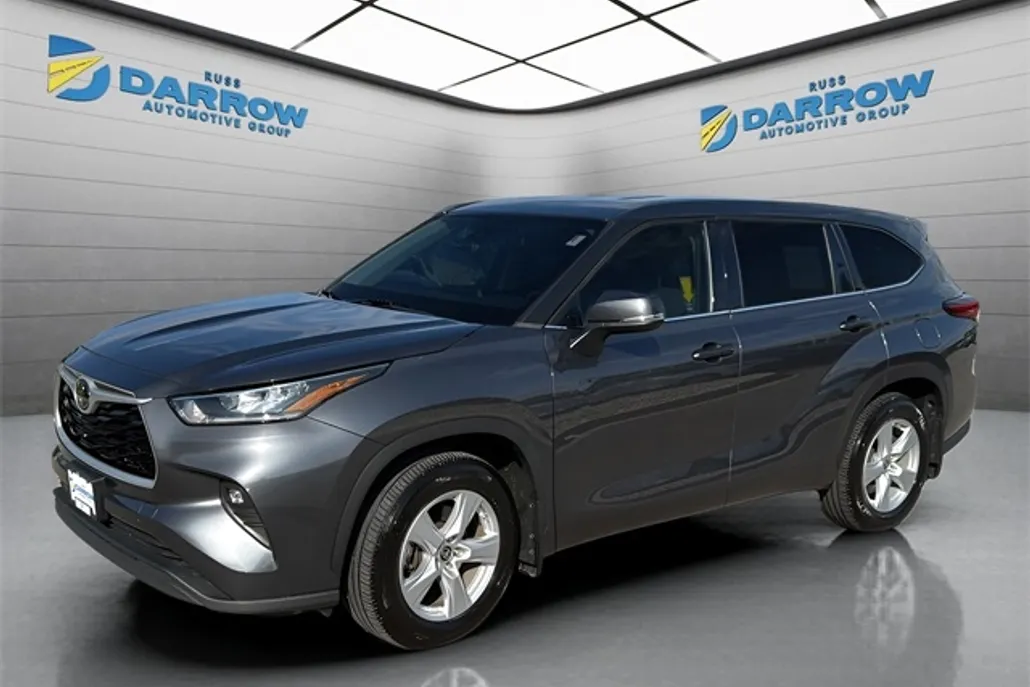 2020 Toyota Highlander LE photo 1