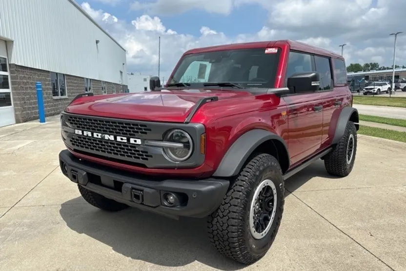 2025 Ford Bronco Badlands photo 1