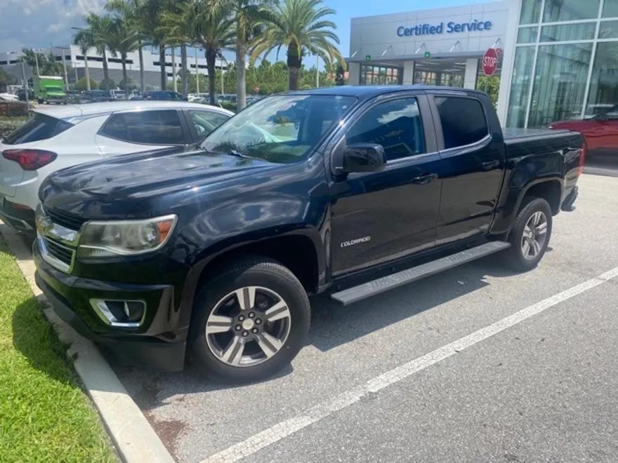 2017 Chevrolet Colorado LT photo 1