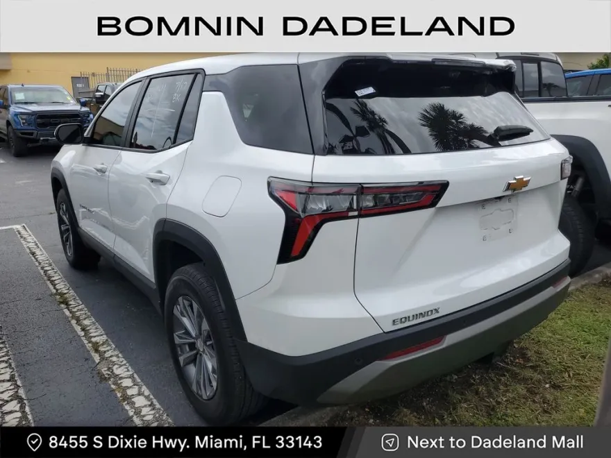2025 Chevrolet Equinox LT photo 1