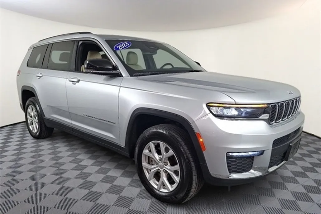 2023 Jeep Grand Cherokee Limited photo 1