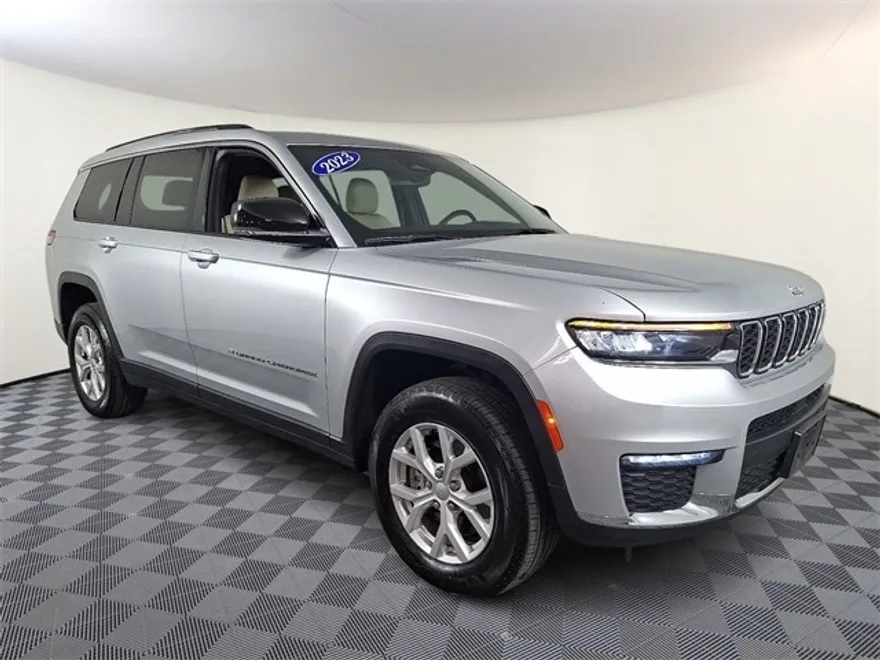 2023 Jeep Grand Cherokee Limited photo 1