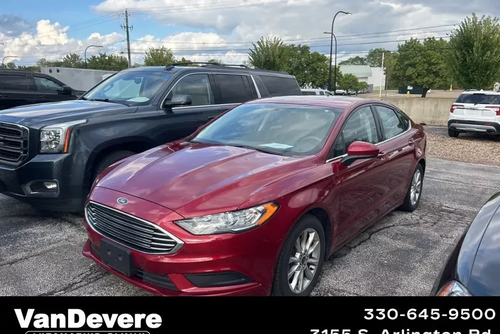 2017 Ford Fusion SE photo 1