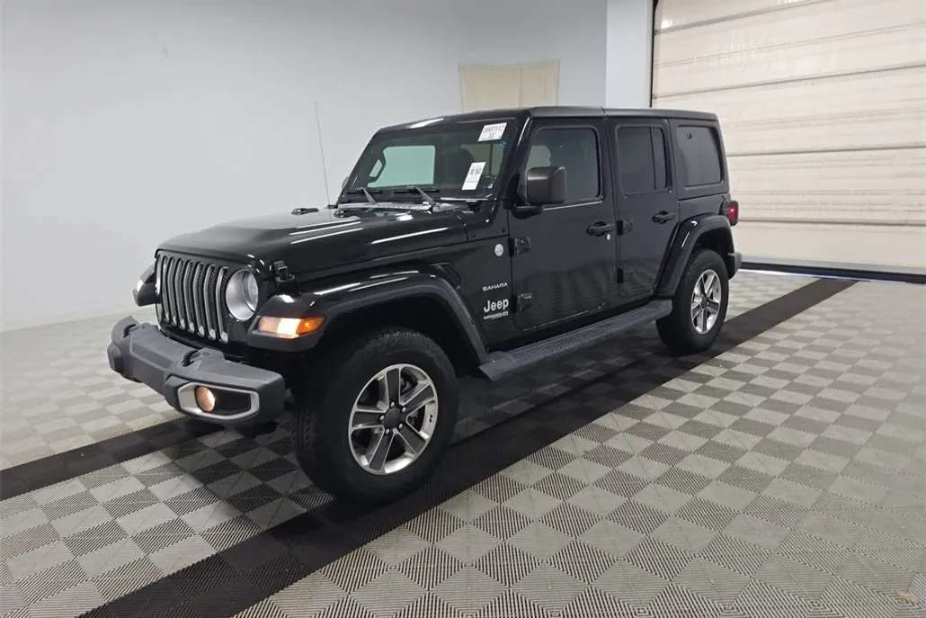 2020 Jeep Wrangler Unlimited Sahara photo 1