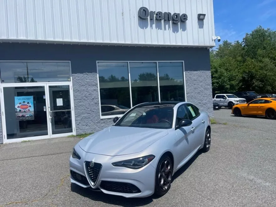 2024 Alfa Romeo Giulia Ti photo 1