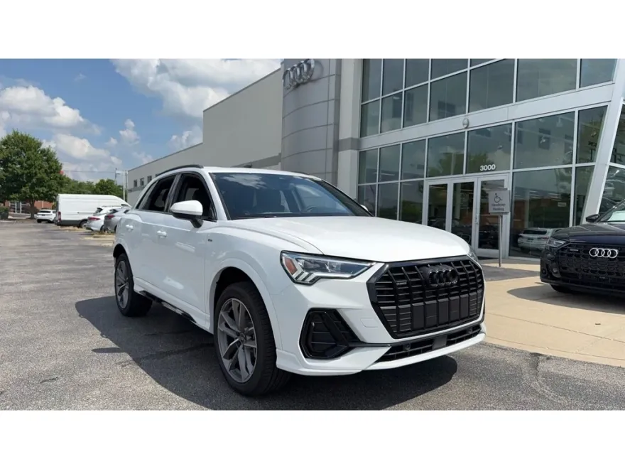 2025 Audi Q3 S line Premium photo 1