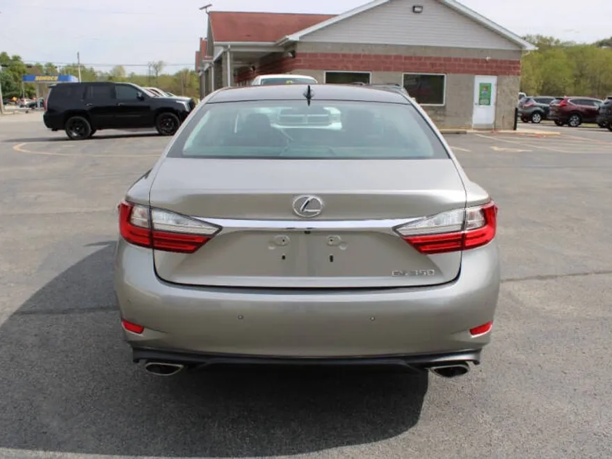 2016 Lexus ES 350 photo 1
