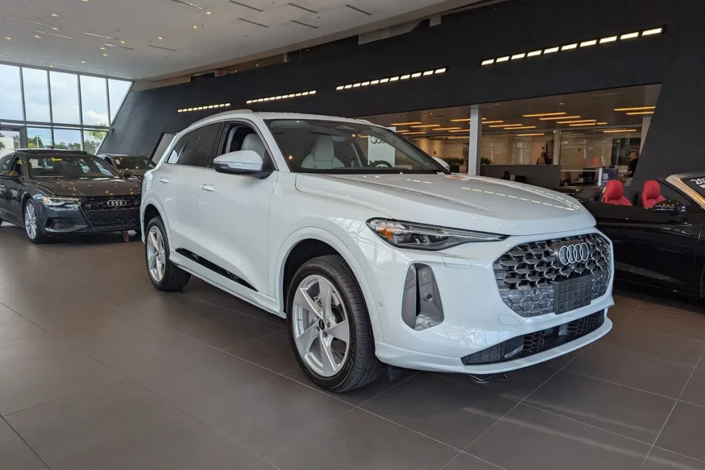 2025 Audi Q5 2.0T Premium Plus photo 1