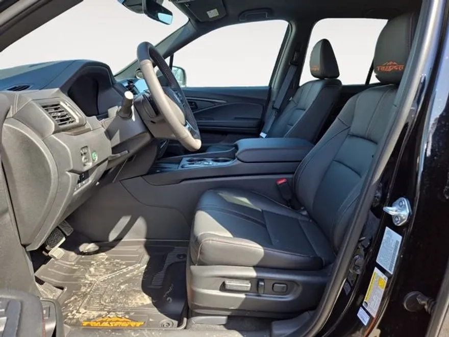 2025 Honda Ridgeline TrailSport photo 1