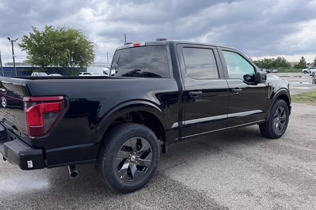 2025 Ford F-150 STX photo 1