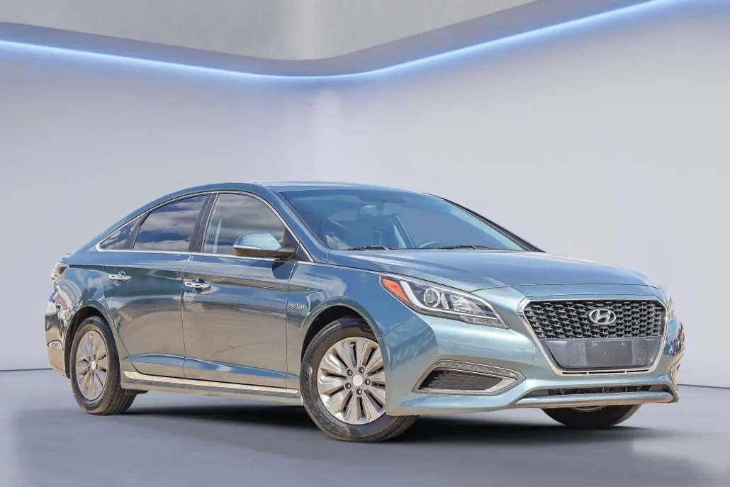 2016 Hyundai Sonata Hybrid photo 1