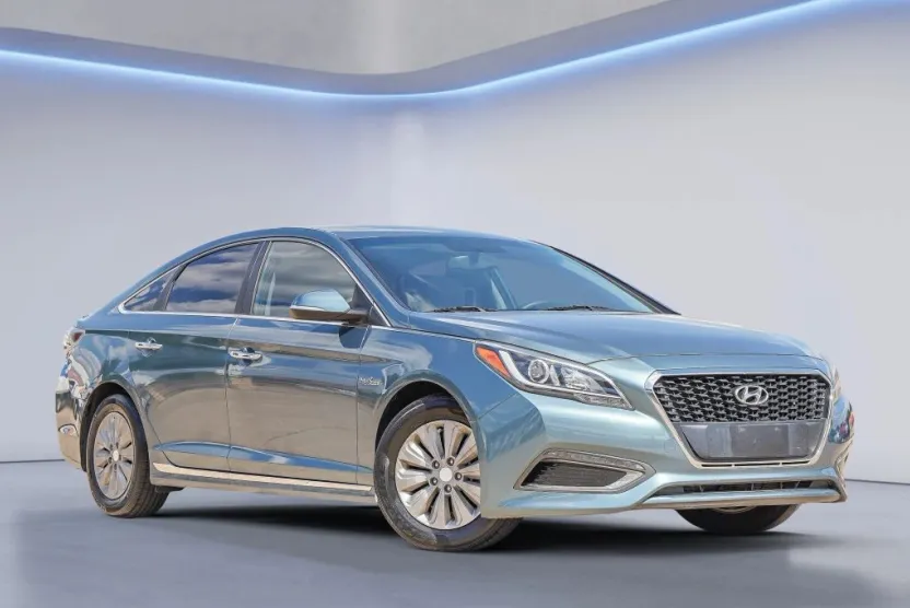 2016 Hyundai Sonata Hybrid photo 1