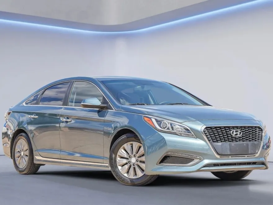 2016 Hyundai Sonata Hybrid photo 1
