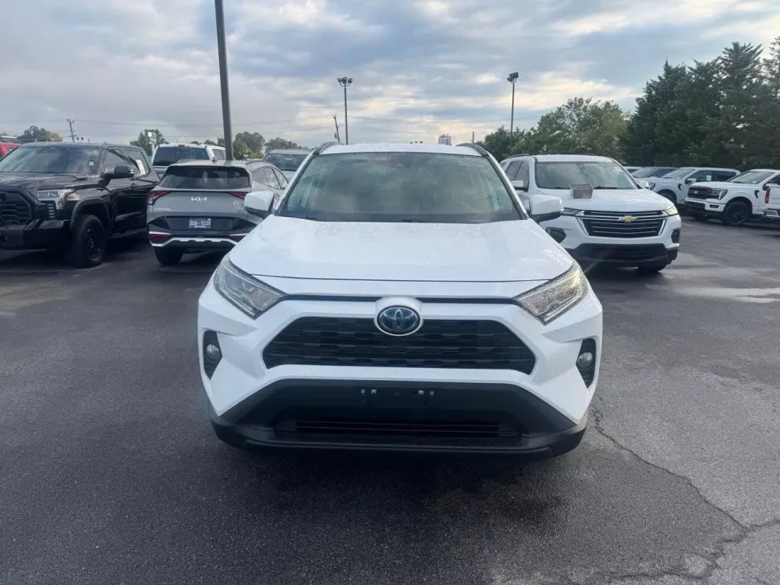 2021 Toyota RAV4 Hybrid XLE photo 1