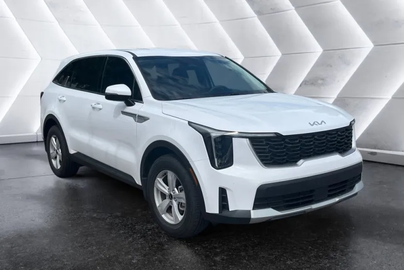 2025 Kia Sorento LX photo 1
