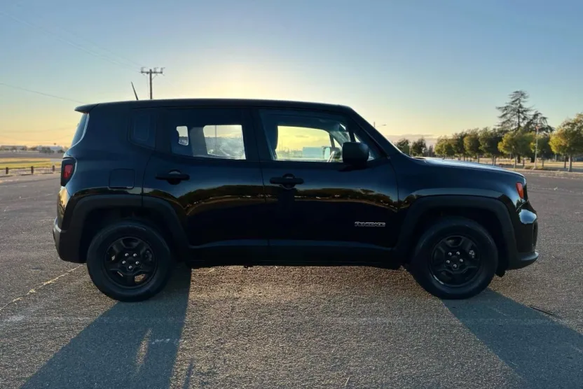 2019 Jeep Renegade Sport photo 1