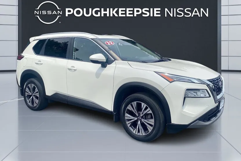2022 Nissan Rogue SV photo 1