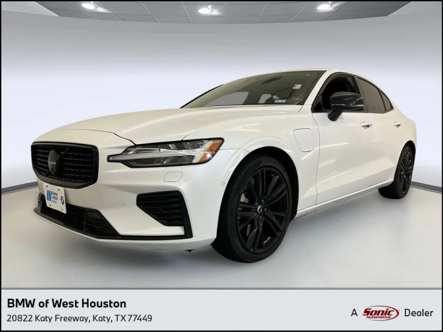 2024 Volvo S60 T8 Ultimate Black Edition photo 1