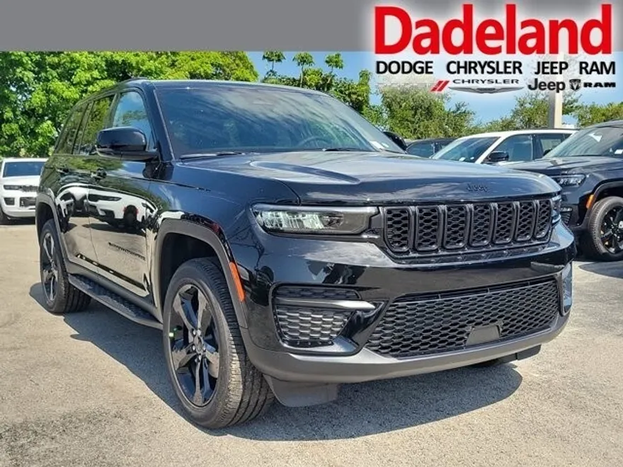 2024 Jeep Grand Cherokee Altitude photo 1